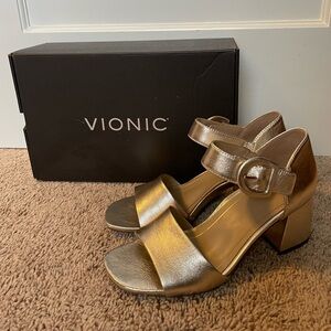 Vionic Chardonnay Gold Heeled Sandal Sz 8W